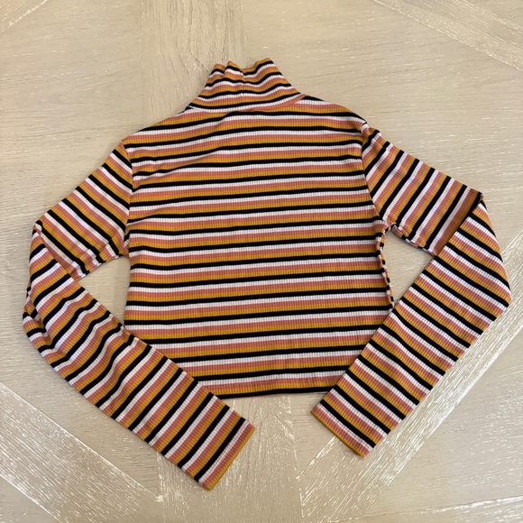 Divided Mock Neck Y2K Striped Long Sleeve Crop Top - Picture 4 of 5